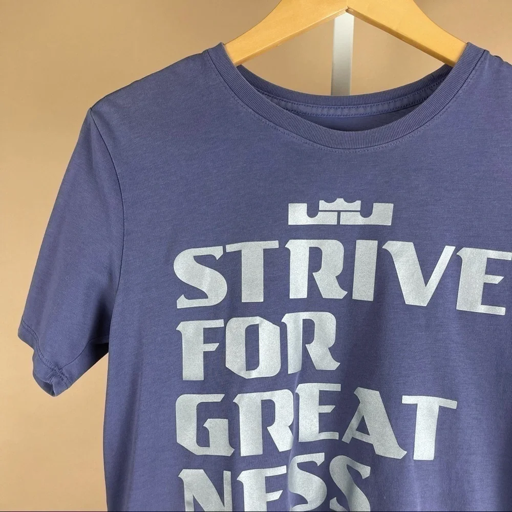 The Nike Tee Small Dri-Fit Strive For Greatness Graphic T Shirt Inspirational